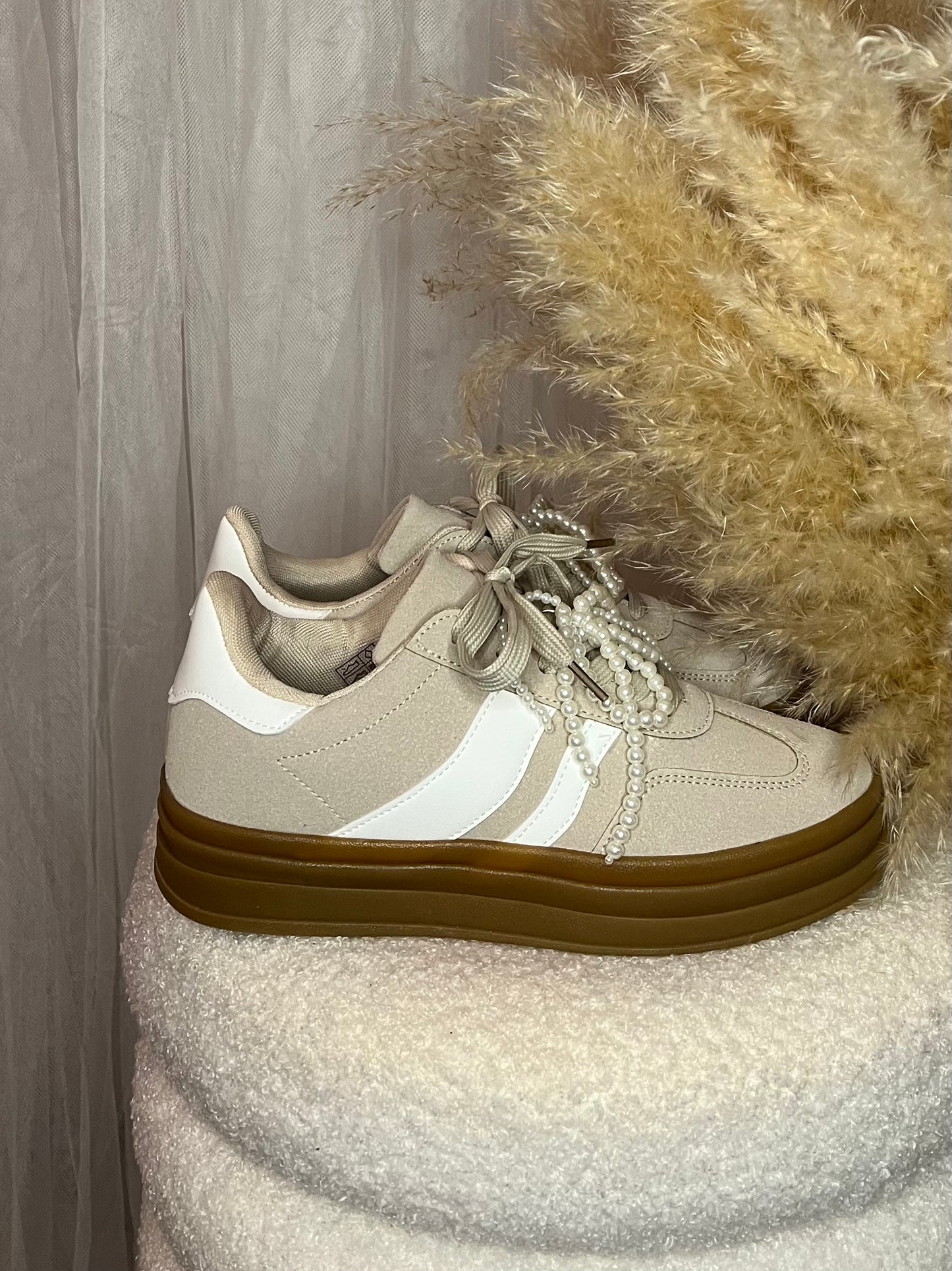 Lucy sneakers beige